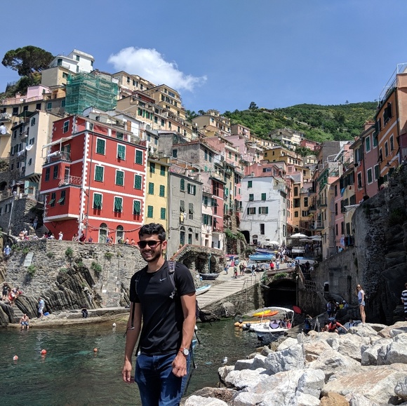 Meet your Posher, Zac - Picture 3 of 4